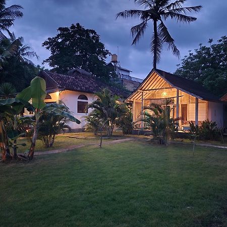 Kayu Cottage Гілі-Траванган Екстер'єр фото